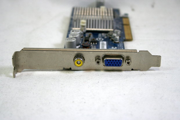 Gigabyte ATI Radeon 9600 SE Video Card 