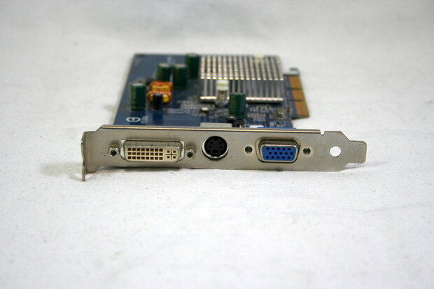 Gigabyte GeForce FX 5200 Video Card 