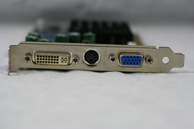 Club3D Nvidia geforce FX5200 Video Card 