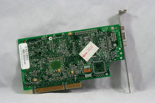 Diamond MultiMedia / Viper V550 ATXNLX Video card 16MB AGP 